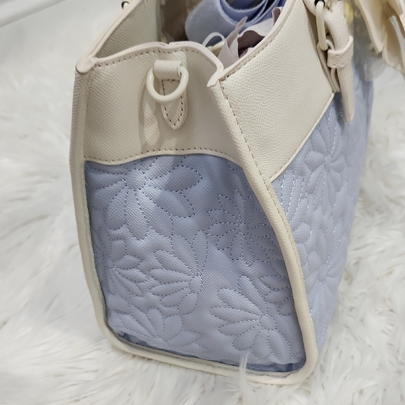 🔹️Betsey Johnson 🔹XOBECA-U Blue Floral Top Handle Handbag Butterfly Charm Tote - Picture 7 of 10